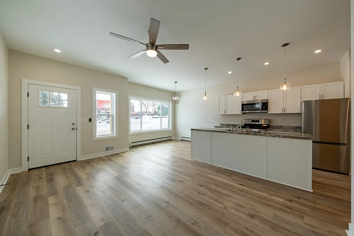 Building Photo - 404 W Baraga Ave #A