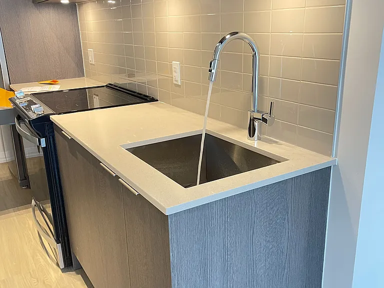 50 Dunfield Ave E #914 — Photo 9