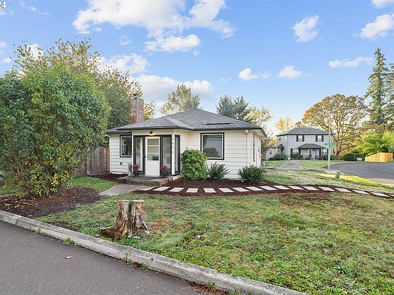 2nd image of 5650 SE Kayla Ct