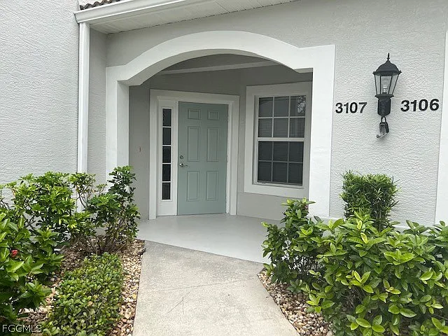 2 bed, 2.0 bath, 1209 sqft, $4,900 — Photo 2