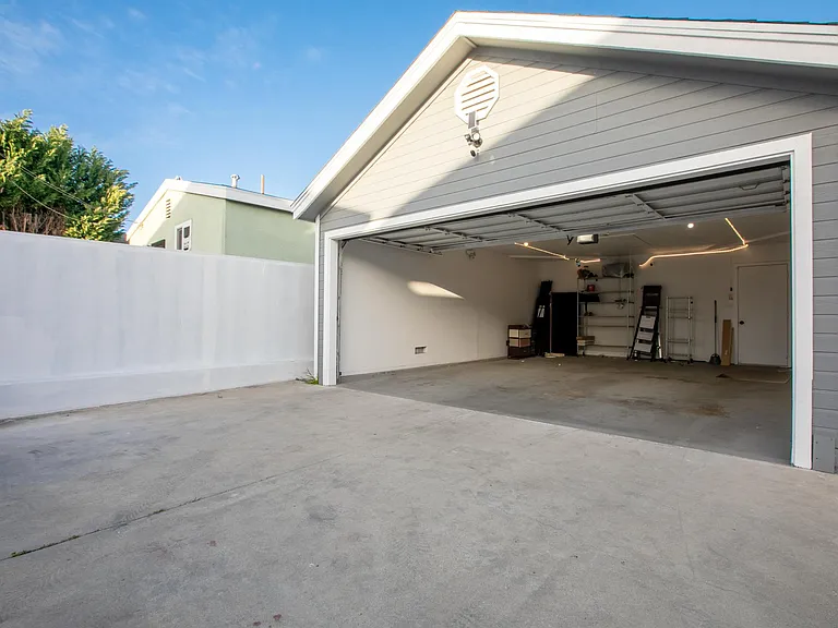 14929 Grevillea Ave — Photo 28