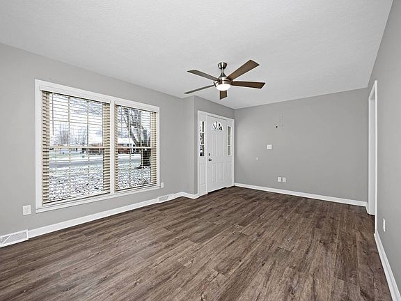 4th image of 611 George St