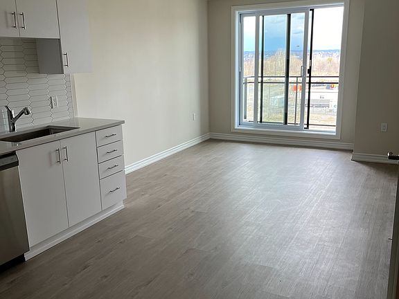 3rd image of 1350 Hemlock Rd #403