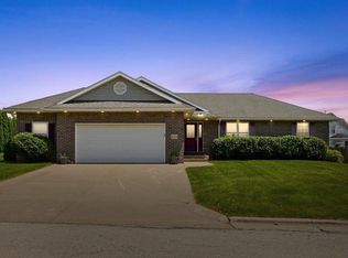 604 S Lincoln St, Cuba City, WI 53807