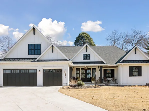 270 Peavey Rd, Wayzata, MN 55391