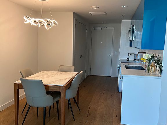 2nd image of 1001 Queen St #1709