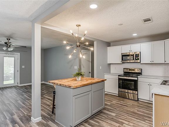 4th image of 1220 Manora Estates Ln