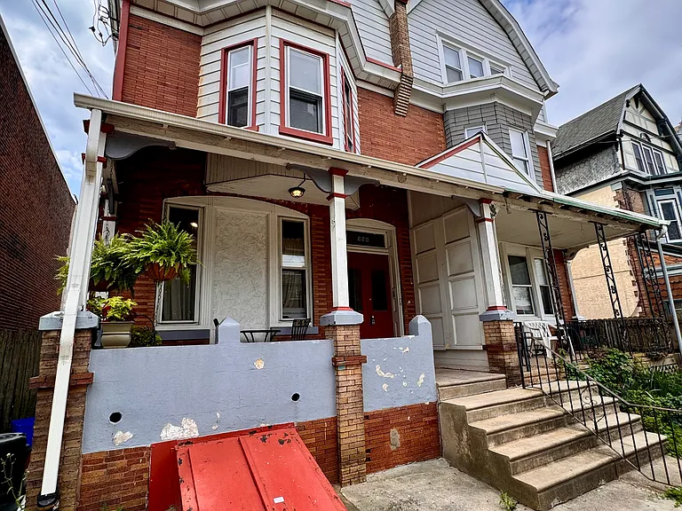 220 Osborn St #2 — Photo 37