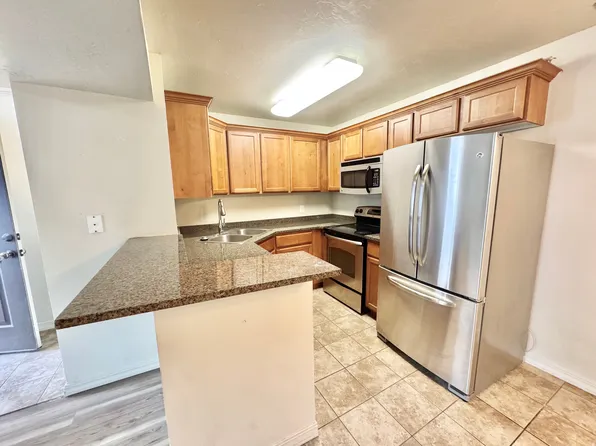 848 E Bristle Pine Pl APT 11, Millcreek, UT 84106