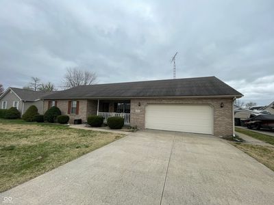 1310 Pin Oak Dr, Seymour, IN, 47274