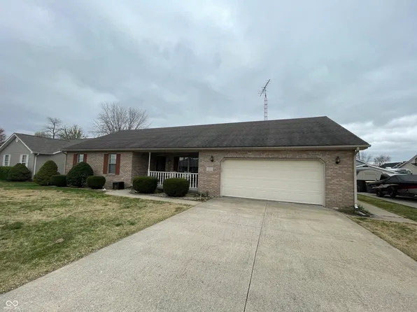 1310 Pin Oak Dr, Seymour, IN 47274