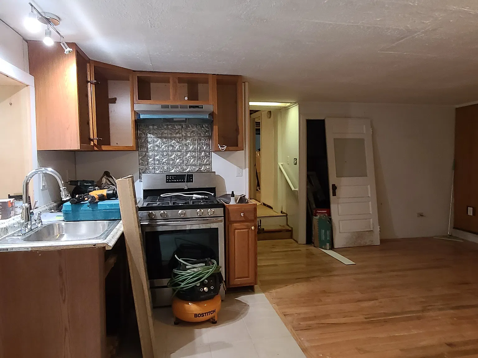 1 bed, 925 sqft, $1,600 — Photo 3