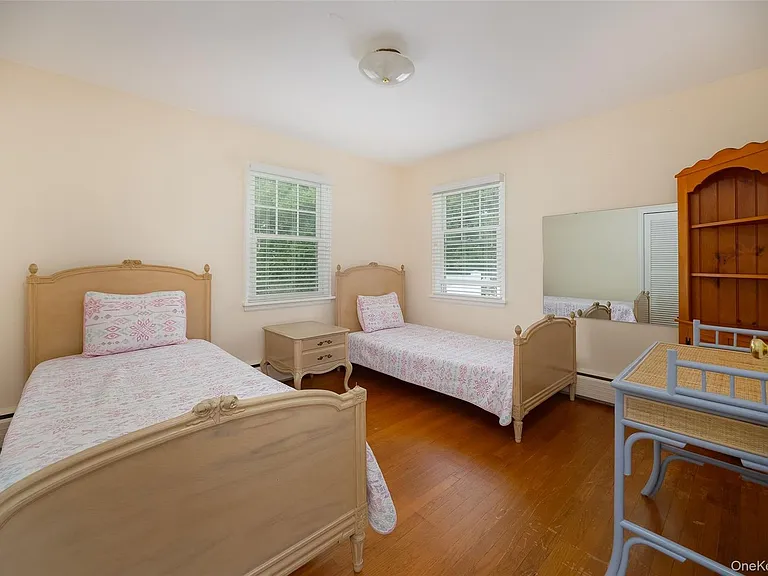 46 Barnard Ave — Photo 18