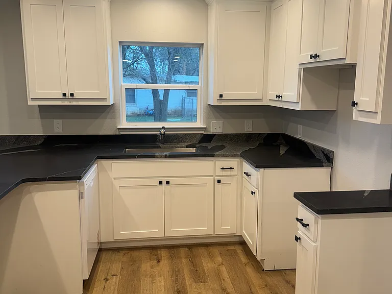207 Laurel Ln — Photo 5