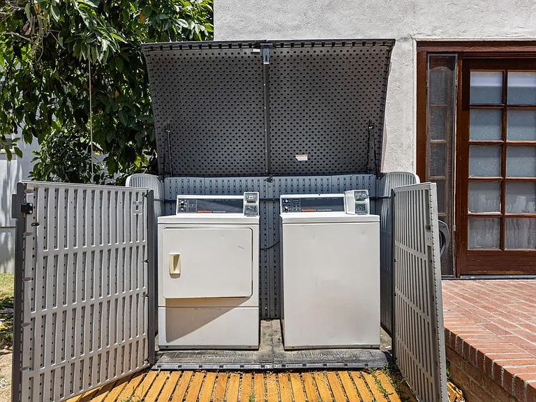 1115 S Wilton Pl #B — Photo 11