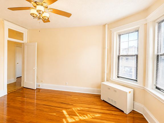 5th image of 33 Peterborough St #11