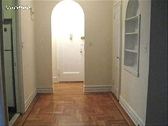 2nd image of 225 Sterling Pl APT 4K