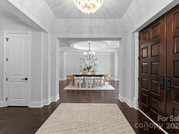3rd image of 5527 Carmel Park Dr