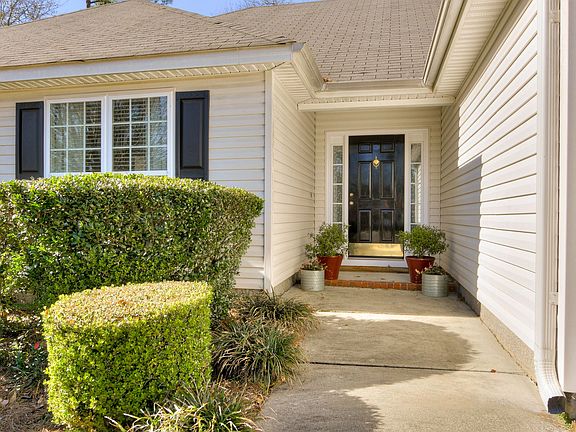 3rd image of 1333 Watsonia Dr