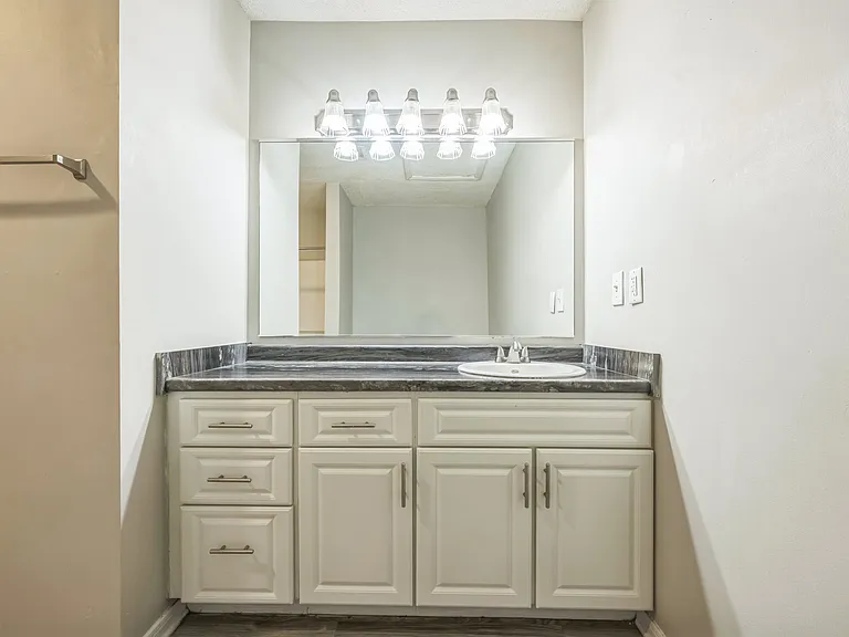 Havenly Park Villas — Photo 10
