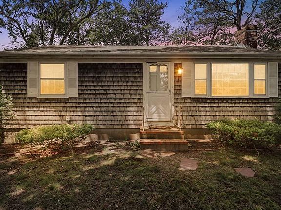 4th image of 15 Rosemary Ln