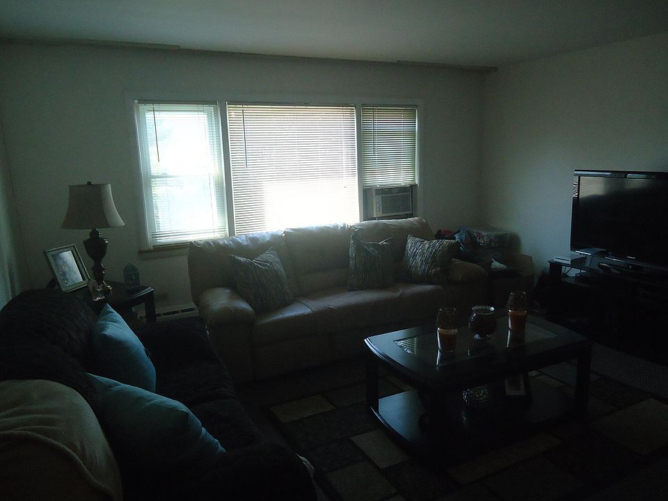 1st image of 4936 Greenwood St APT 1W