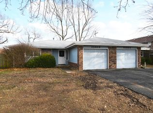 1538 S Lovers Ln, Springfield, MO 65804
