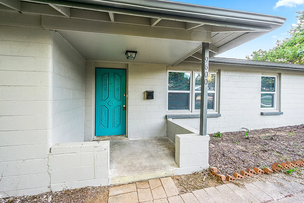 7 bed, 2106 sqft, $1,695 — Photo 1