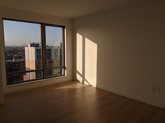 3rd image of 13835 39th Ave APT 14H