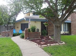 1107 Cloudcrest Ct, Arlington, TX 76017