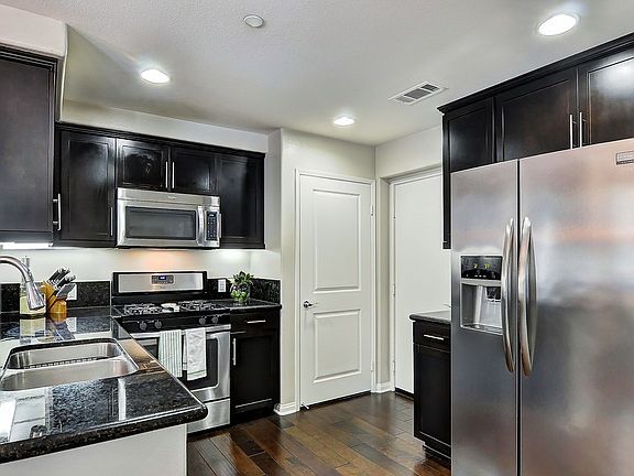 3rd image of 10444 Arcade Ln