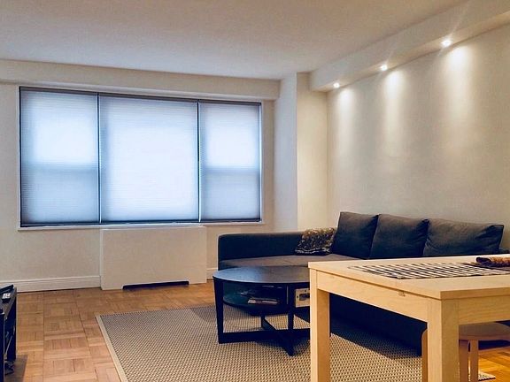 4th image of 35 E 38th St APT 2K