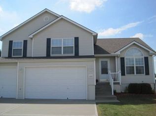 1000 Erica Ct, Kearney, MO 64060