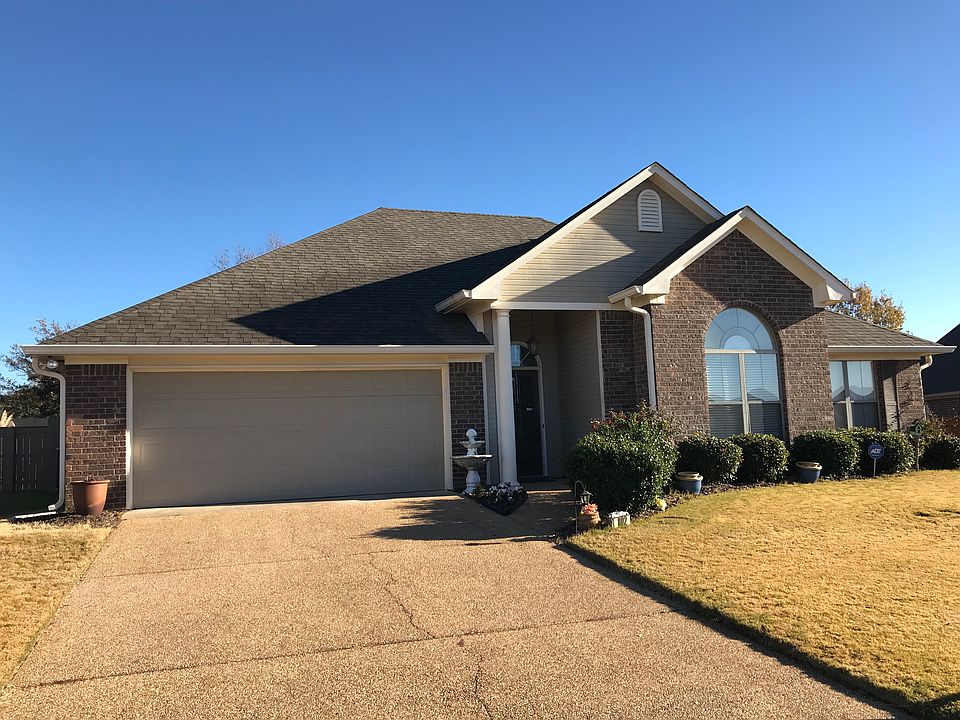 1st image of 802 Cottonridge Dr