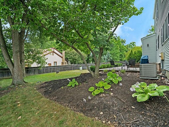 3rd image of 849 Venetian Way