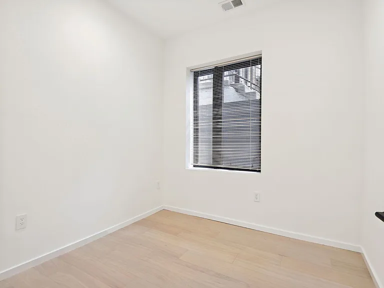 424 M St NW #2 — Photo 10