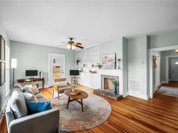 307 W Main St, Haw River, NC 27258