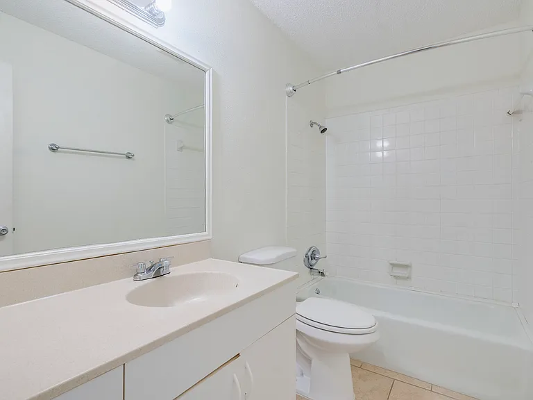 3404 Willowrun Cv #C — Photo 16