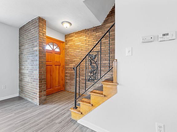 4th image of 17406 Puritas Ave #1