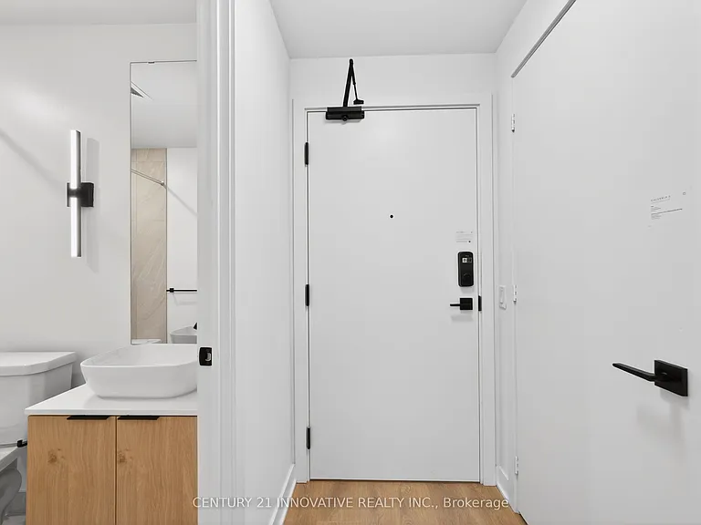 1185 Dupont St #602 — Photo 2