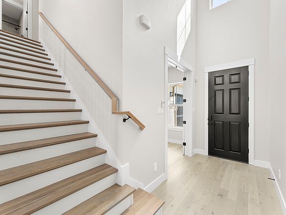 4th image of 1902 Pebble Ln