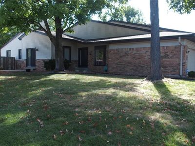 1738 Holly Walk Dr, Saint Louis, MO, 63146