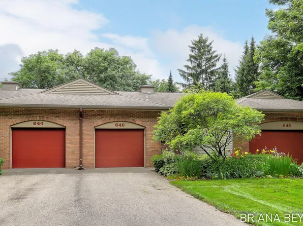 646 Spring Ln, Holland, MI 49423