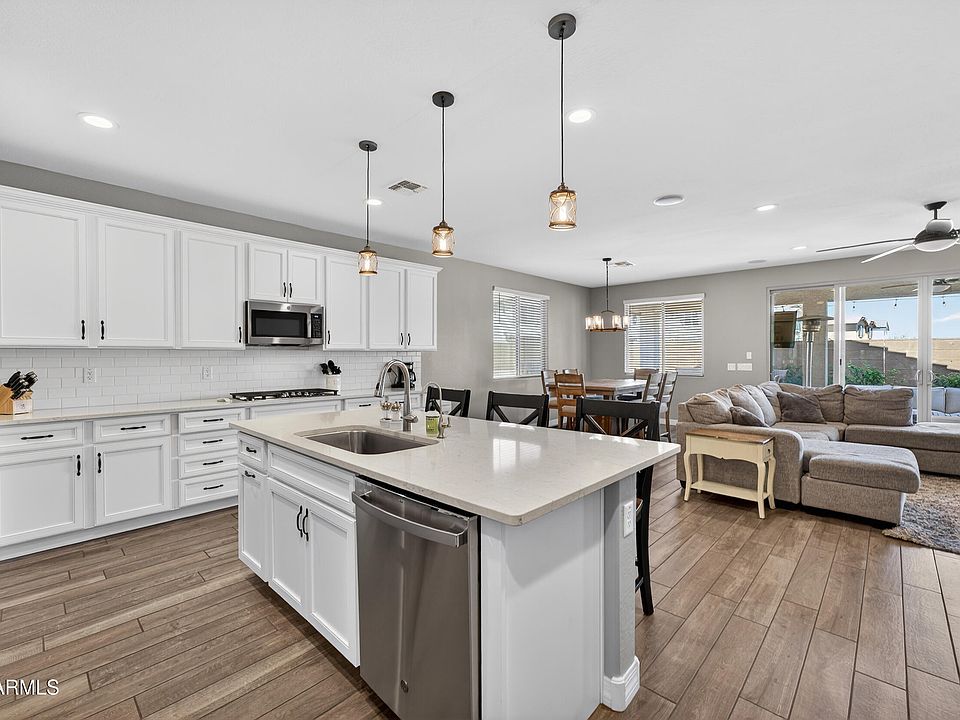 1st image of 450 E ZION Place