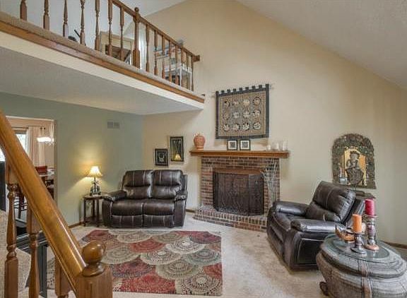 3rd image of 11749 Oakmont St