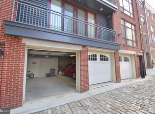 138 N Front St APT 2F, Philadelphia, PA 19106