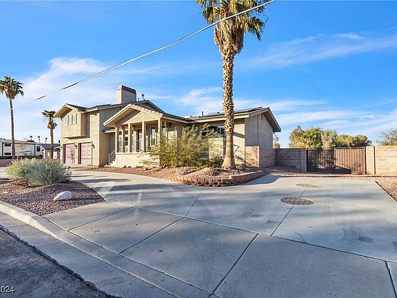 2nd image of 260 E Desert Rose Dr