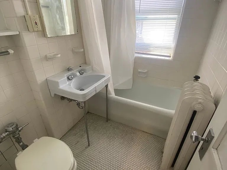 Oak Grove Apartment Hotel — Photo 21