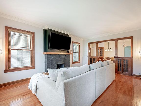 5th image of 2629 Elliott Ave