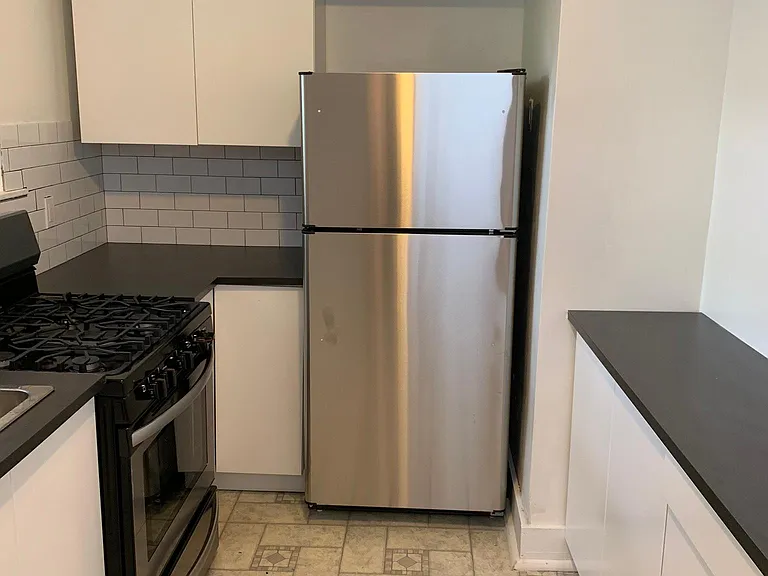 6039 Catharine St #B — Photo 15